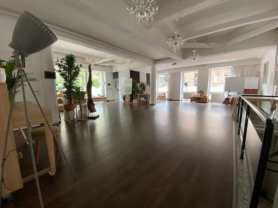 Ferienhaus Superschoenes Studio Lunca 220Qm In Stuttgart West
